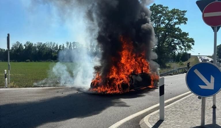 Verkehrslenkung nach Brand BAB3